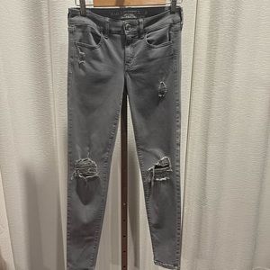 American Eagle Gray Distressed Jegging Jeans sz 4